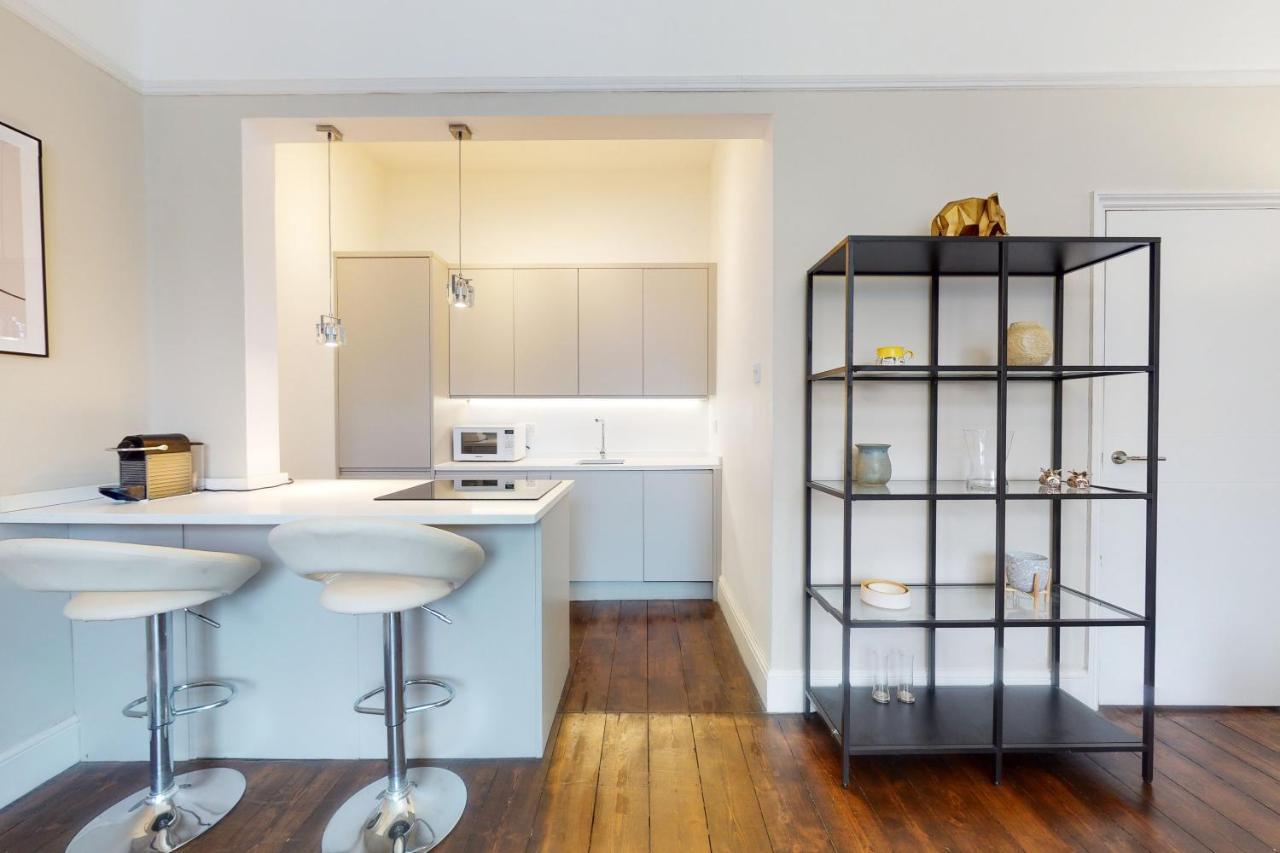 Super 1 Bedroom Flat In Hendon Near Middlesex University With Private Parking Exterior foto
